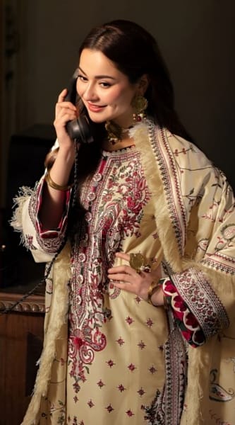 Asim Jofa Lawn Embroiderd 3Pc Unstiched Suit With Printed Bana Dora Shawl
